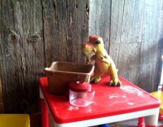 barn_siding_city_bbq_kids_table.jpg