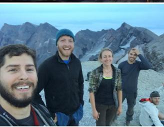 mt_hood_hike_oregon_team.jpg