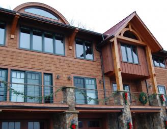 canandaigua_lakeside_home_decorated.jpg
