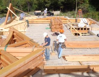 preassembly_of_timber_frame_king_post_trusses.jpg