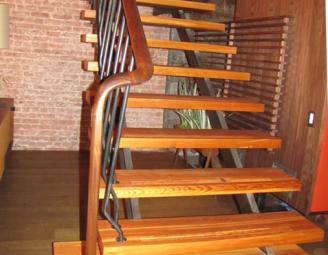 reclaimed_heart_pine_stair.jpg