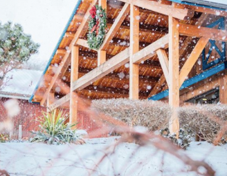 christmas_wreath_bully_hill_timber_frame.jpg