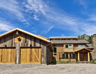 mendon_timber_frame_home_garage.jpg