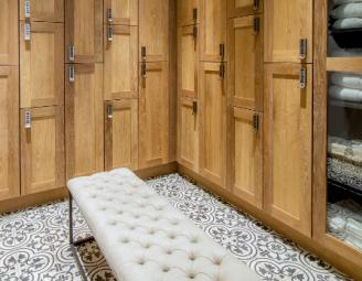 strathallan_custom_lockers_oak_newwoodworks_fine_woodworking.jpg