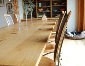 reclaimed_table_top_and_chairs_w_metal_newwoodworks.jpg