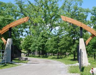 glulam_gates_to_timber_frame.jpg