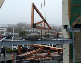 raising_custom_truss_for_auto_dealer_east_coast.jpg