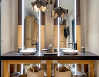 strathallan_spa_custom_mirros_and_vanities_newwoodworks.jpg