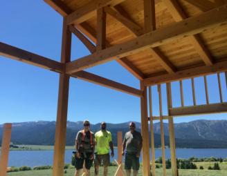 timber_framers_on_site_in_montana.jpg