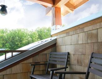 master_suite_balcony_timber_frame.jpg