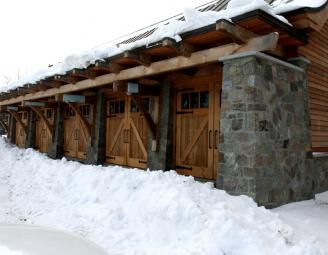 timber_frame_barn_garage_doors.jpg