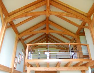 great_room_trusses_and_timber_frame_loft.jpg
