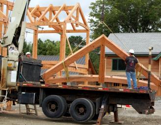 raising_timber_truss_hamburg.jpg