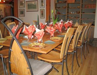 reclaimed_wood_metal_table_chairs.jpg