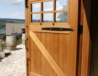 custom_barn_door_keuka_lake.jpg