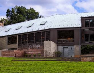 exterior_contemporary_timber_frame_neill_a_rona_photography.jpg