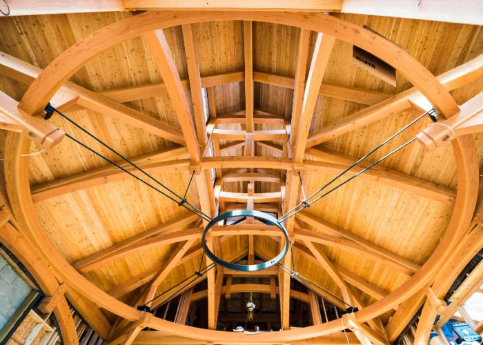 timber_frame_great_room_circle_timbers.jpg