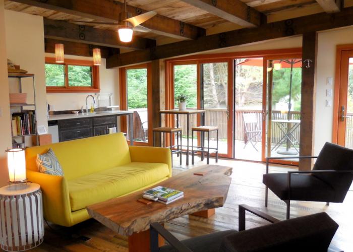 vt_st_studio_timber_living_room_pic.jpg