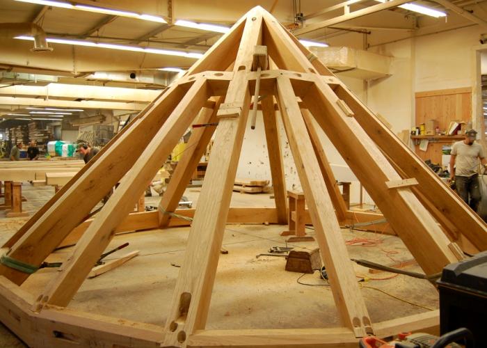 timber_frame_post_beam_circle_roof.jpg