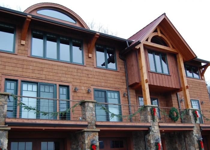 canandaigua_lakeside_home_decorated.jpg