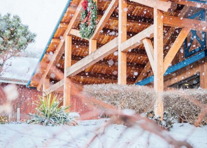 christmas_wreath_bully_hill_timber_frame.jpg