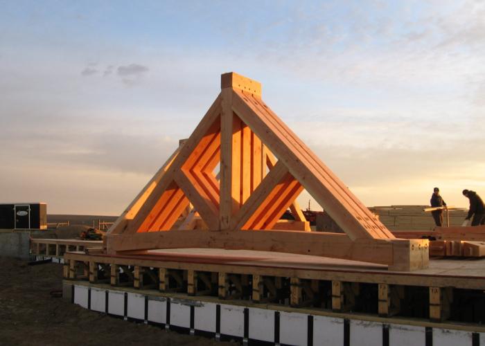 king_post_trusses_preassembled.jpg