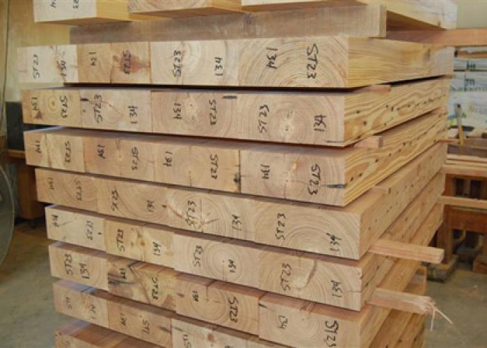 antique_heart_pine_stair_treads.jpg