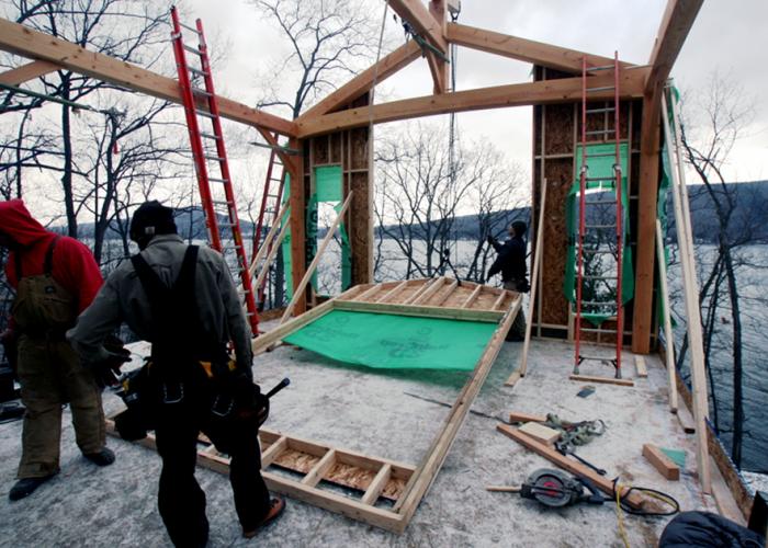 wall_raising_cliff_timber_frame.jpg