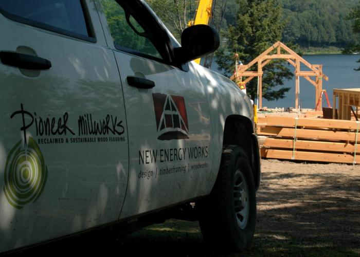 pa_timber_frame_raising_w_truck.jpg