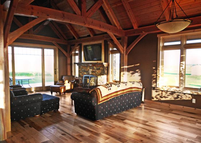 south_dakota_timber_frame_great_room.jpg