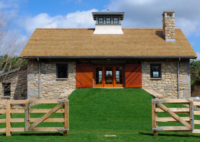 timber_frame_service_barn_ma.jpg