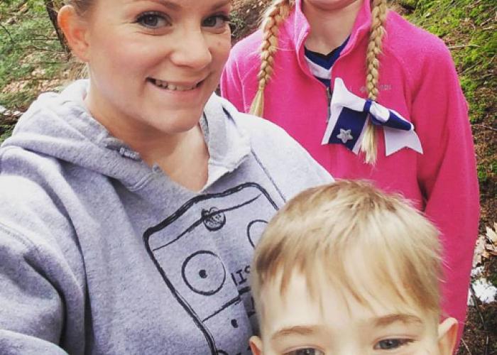 jenny_with_kids.jpg