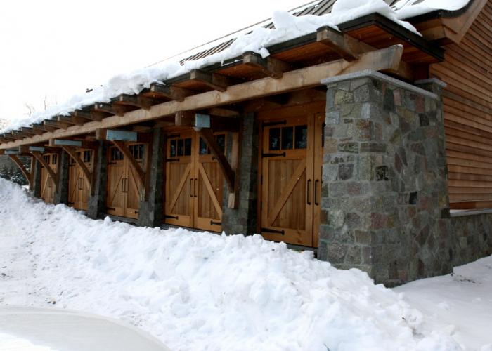 timber_frame_barn_garage_doors.jpg