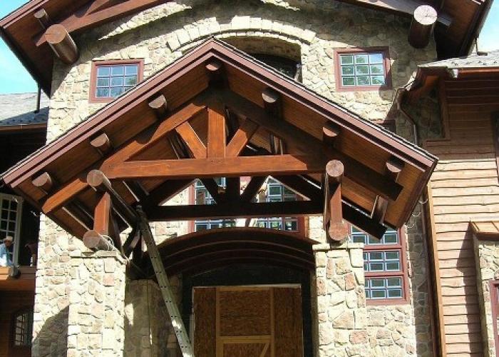 round_timber_frame_exterior.jpg