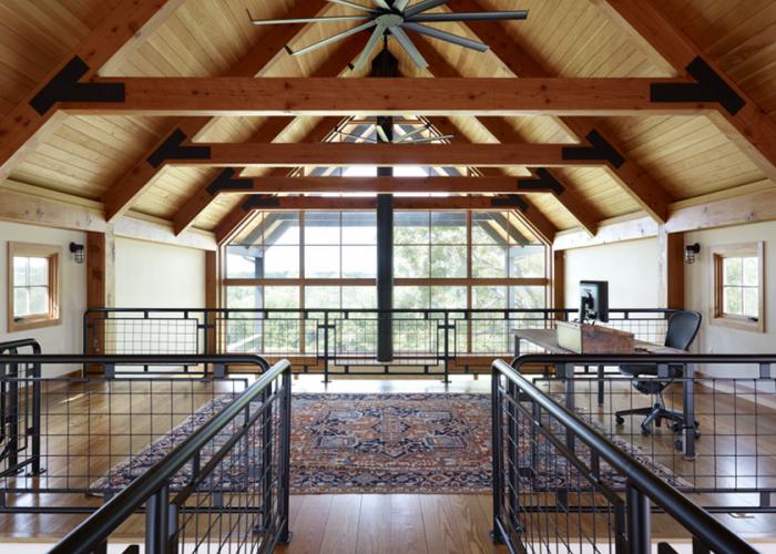 wisconsin_timber_frame_loft.jpg