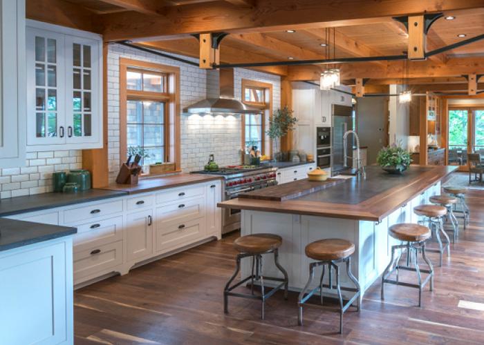 cayuga_lake_painted_and_walnut_kitchen_newwoodworks.jpg